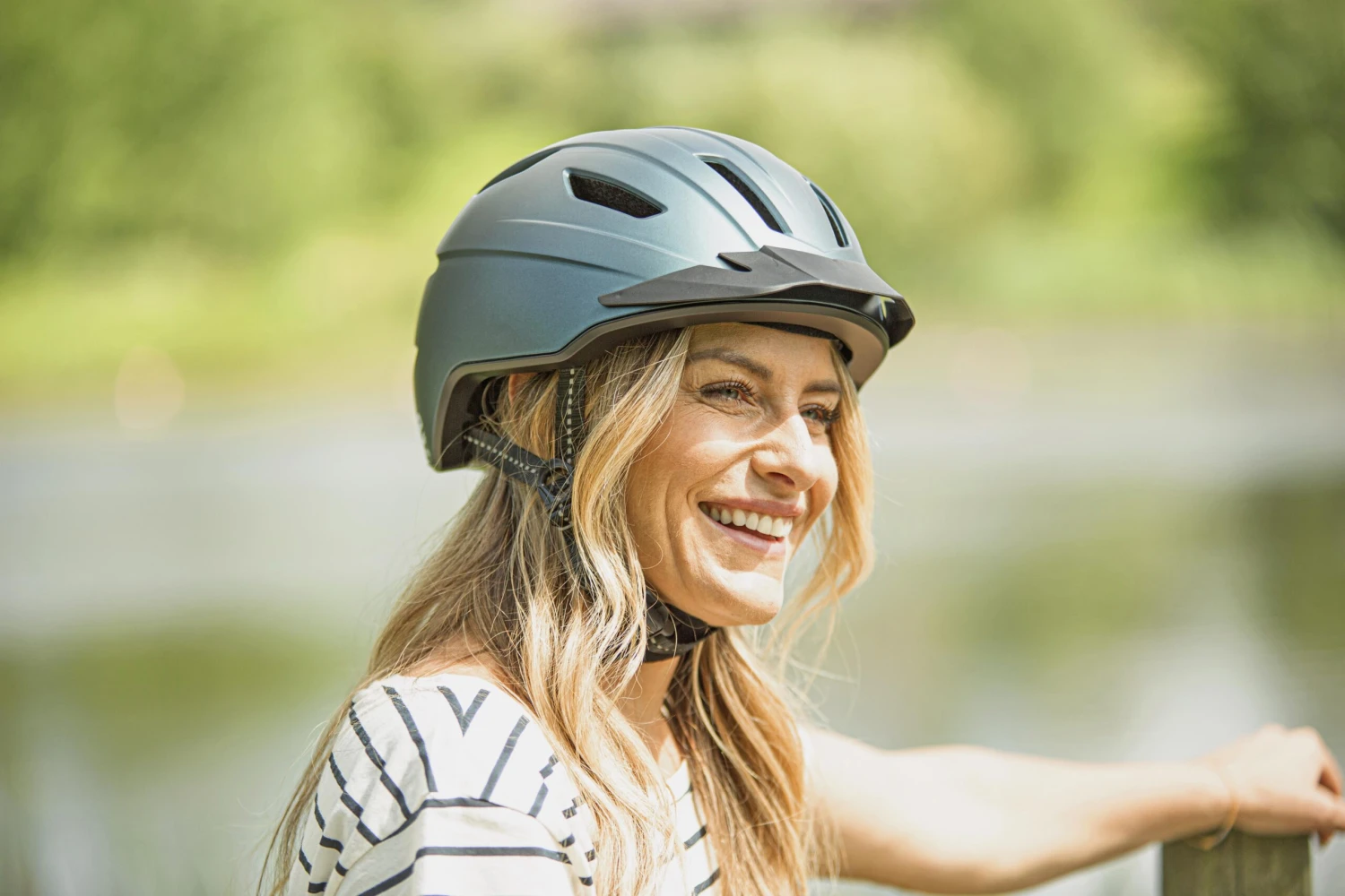 Halfords Advanced E-bike Helmet (55-61cm) - Image 5