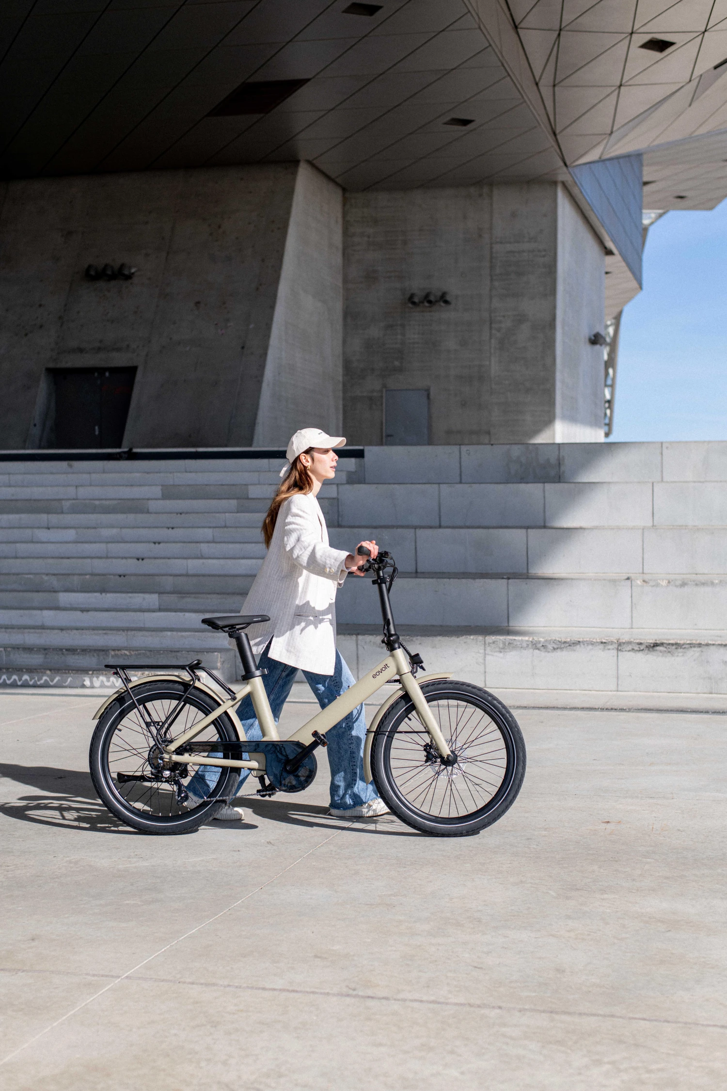 Eovolt Evening Step Through Electric Folding Bike - Onyx Black - 24" Wheel - Image 5